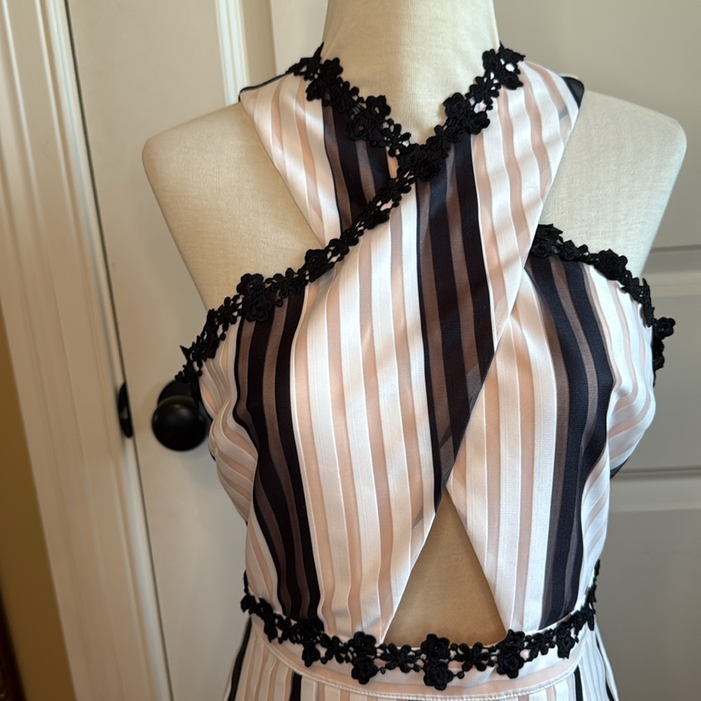 foxiedox Eldora Halter Dress - Picture 3 of 15